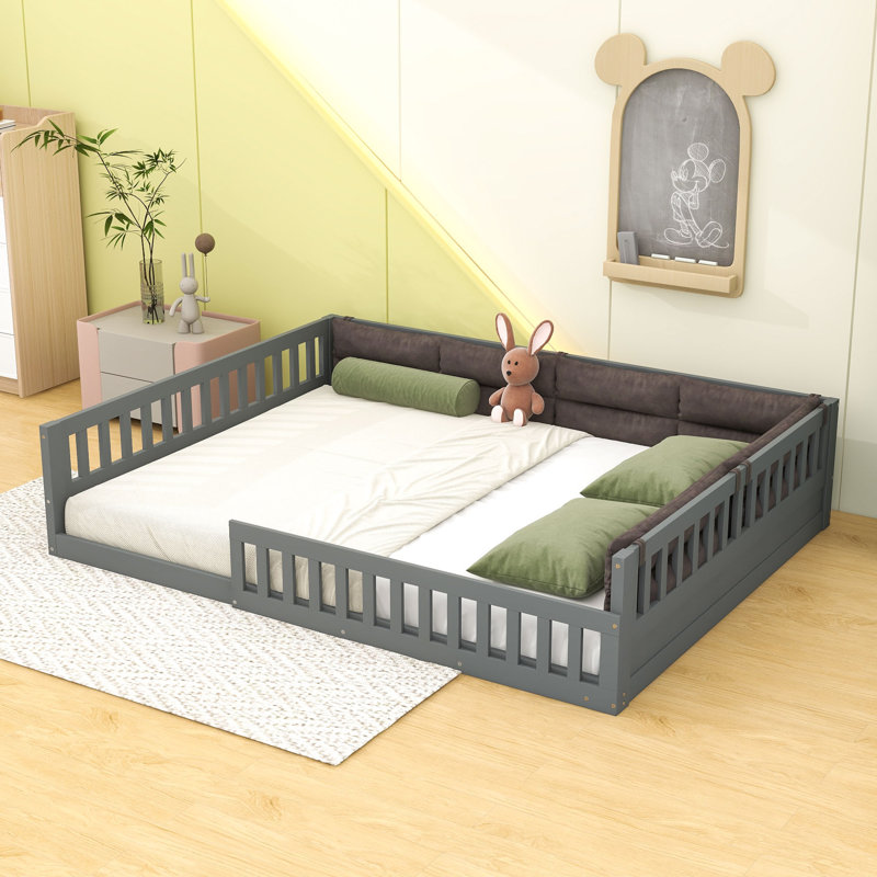Lit plateforme double tapissier en bois avec garde-corps et coussin, gris