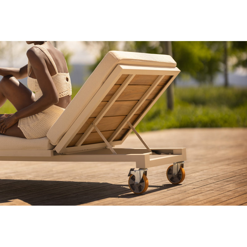 Vineyard Sun Lounger