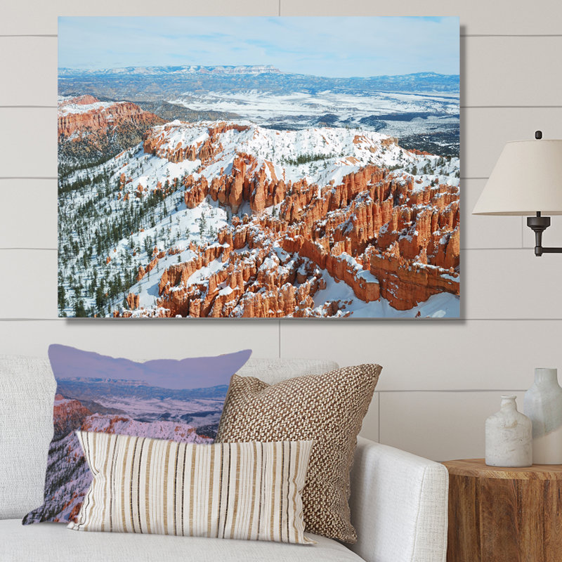 Bryce Canyon avec neige en hiver sur toile, Toile tendue, 30" H x 40" W