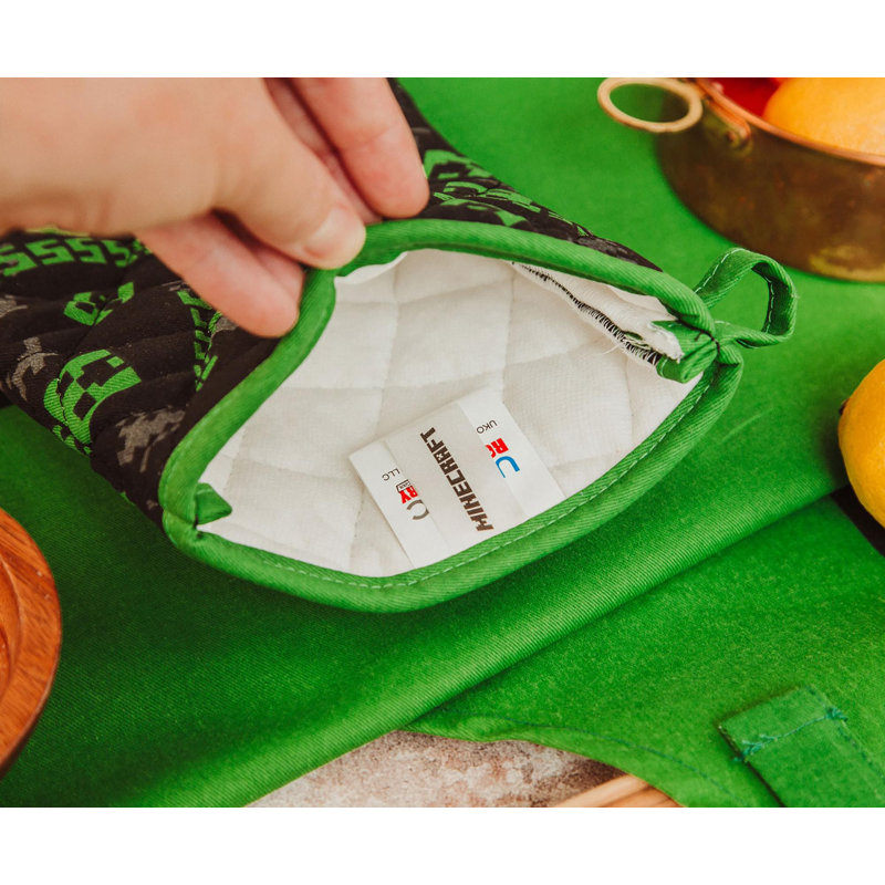 Ukonic Polyester Potholder & Oven Mitt Set