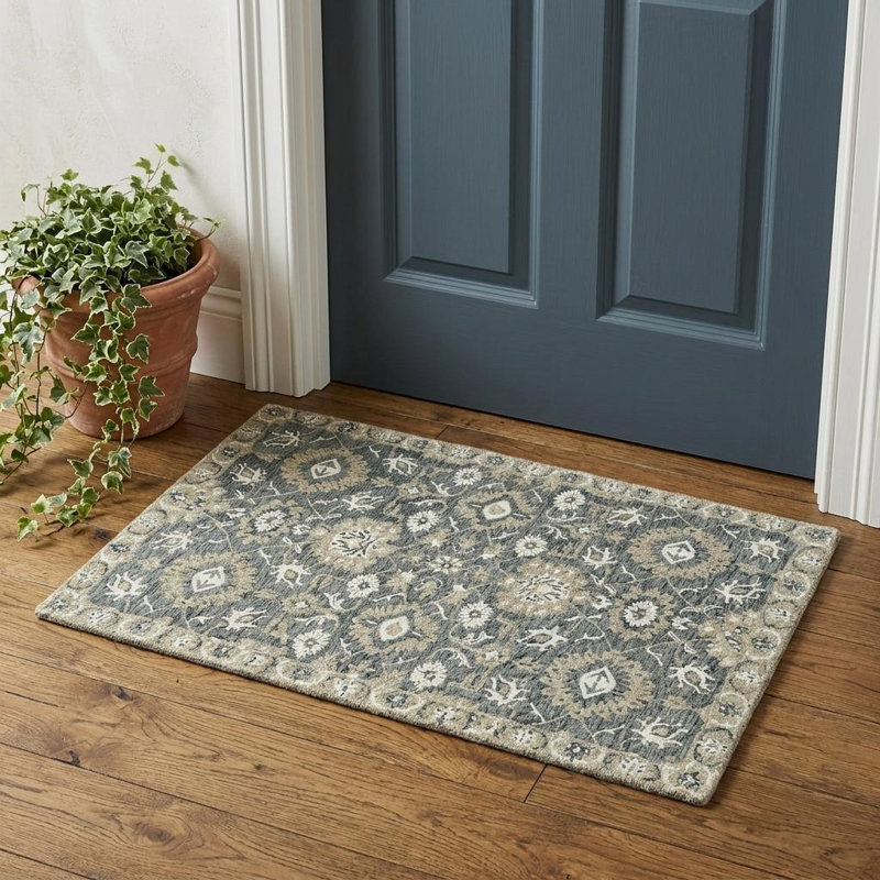Tapis crocheté à la main à motif de médaillon floral en laine beige et ivoire 2 pi x 3 pi 2 po x 3 pi
