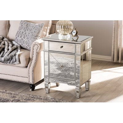 Dreier 22'' W Nightstand