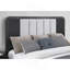 Lit noir et blanc-412933328