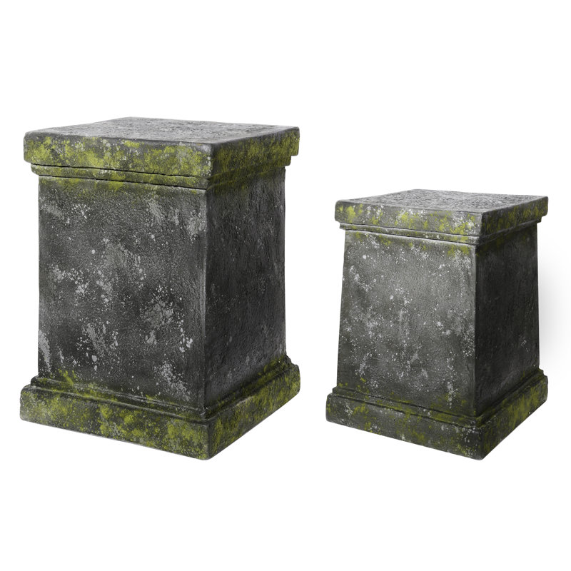 Aiyah Metal Abstract Pedestal