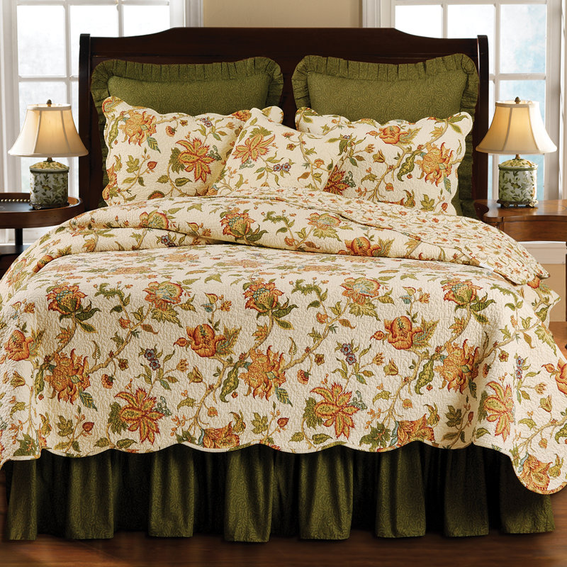 Agnes Full/Queen White Cotton Reversible Floral Quilt