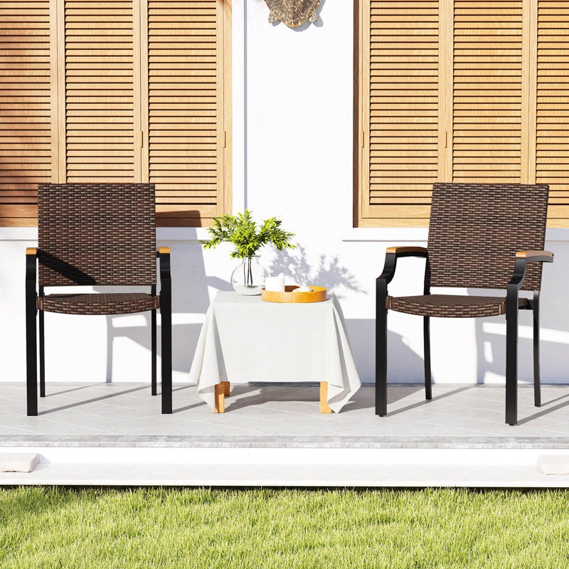 Ensemble de 2 chaises empilables en osier avec structure en métal et accoudoirs d'extérieur