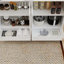 Buffet en verre arqué avec tablettes réglables et deux tiroirs-1006211405