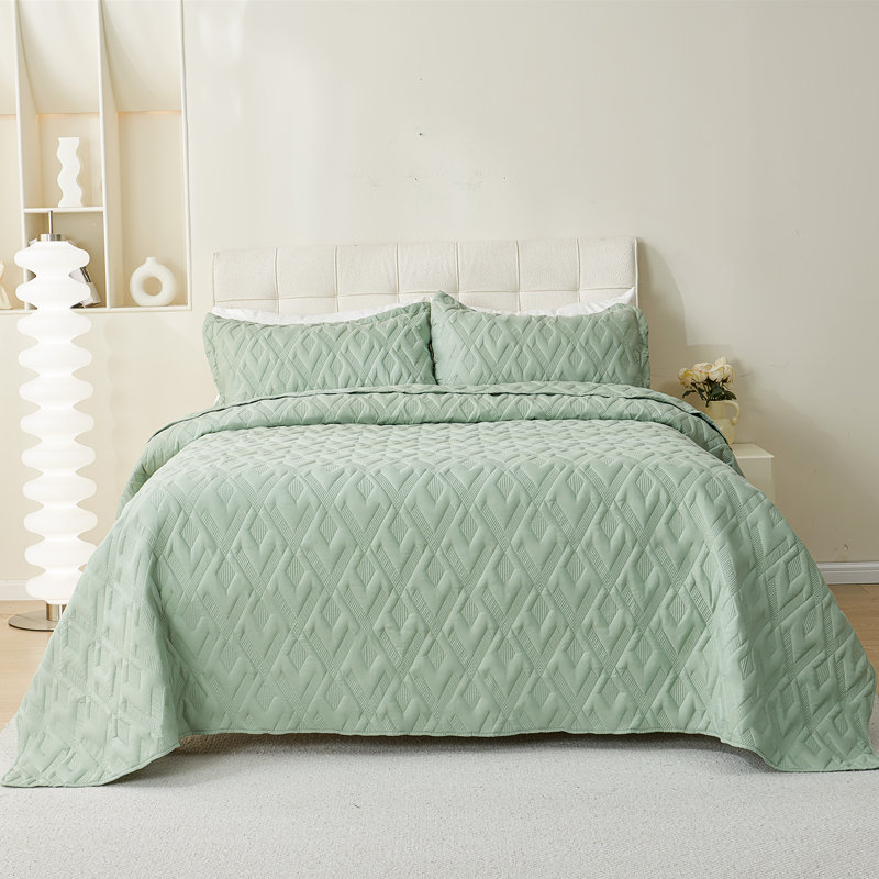 Microfiber Geometric Bedding Reversible Soft Quilt, King Quilt + 2 King Shams, Green