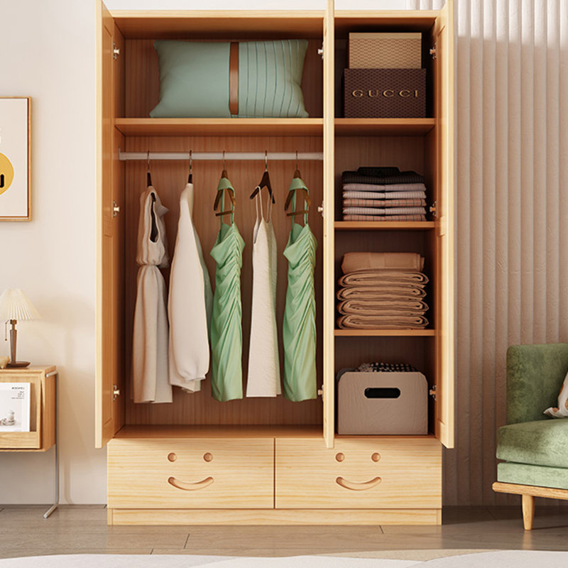 Garde-robe domestique en bois