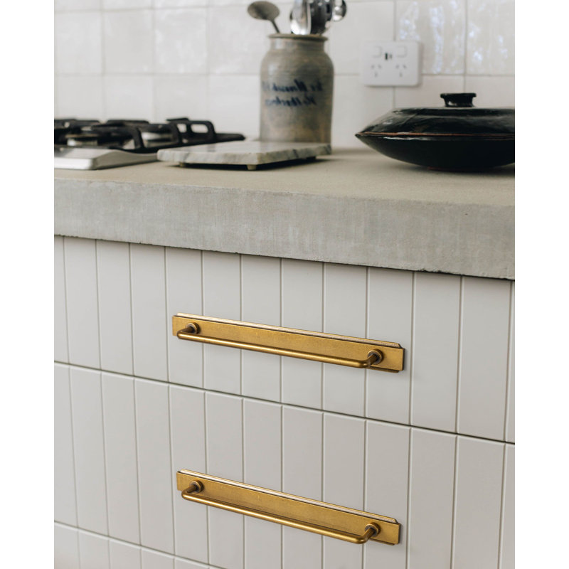 Poignée de bar élégante avec contre-plaque (G020), 7 3/5", Laiton antique