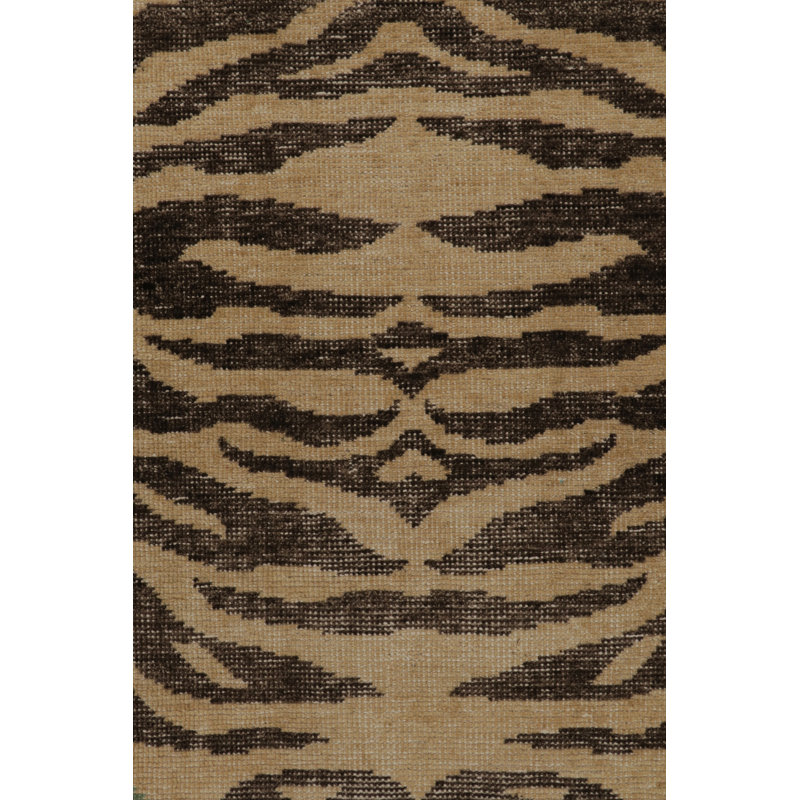 Distressed Homage Hand Knotted Wool Animal Print Area Rug, Rectangle 5' x 8'