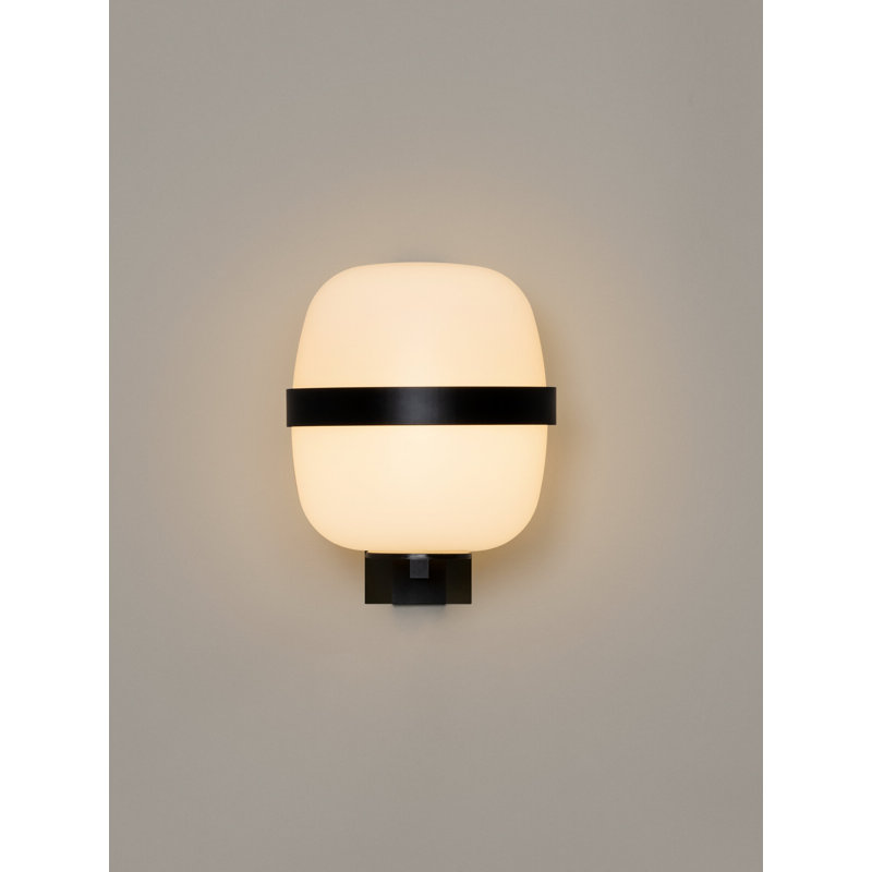 Wally Cestita Aluminum Wallchiere, Black