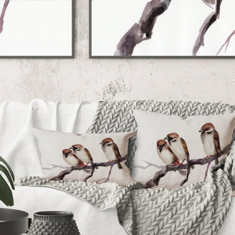 Coussin décoratif à imprimé traditionnel Three Sparrows On A Branch