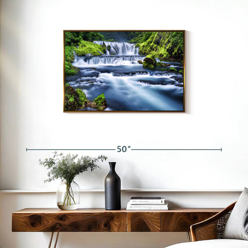 Belle cascade, Cadre flottant doré, 31 po x 21 po
