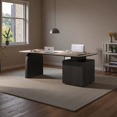 Bureau unique avec surface de travail spacieuse