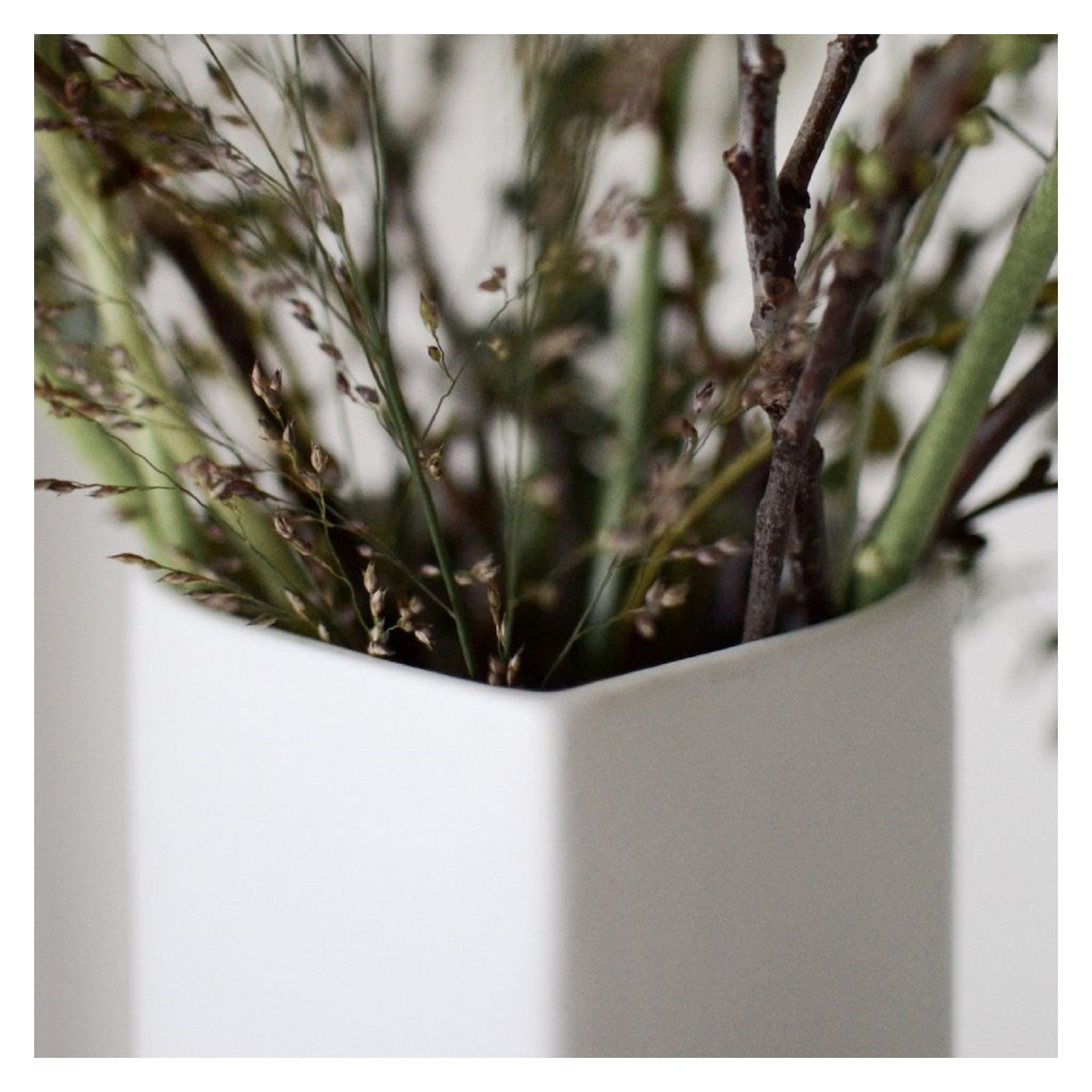 Astyn Ceramic Table Vase