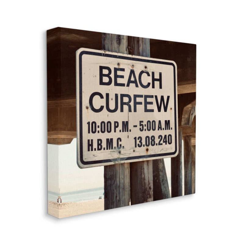 «Beach Wharf Curfew Nautical Coast» par Ashley Singleton - impression d'art graphique, H 24 po x l 24 po x 1,5 po