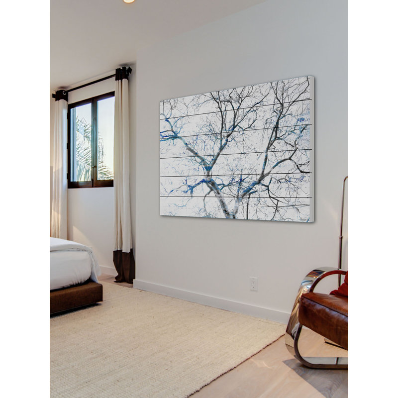 «Blue Branches» par Parvez Taj - impression sur bois, H 24 po x l 36 po