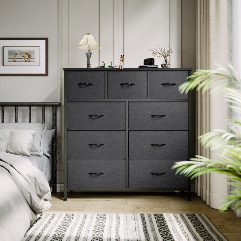 Ludwina 100cm W 9 - Drawer Chest of Drawers, Black