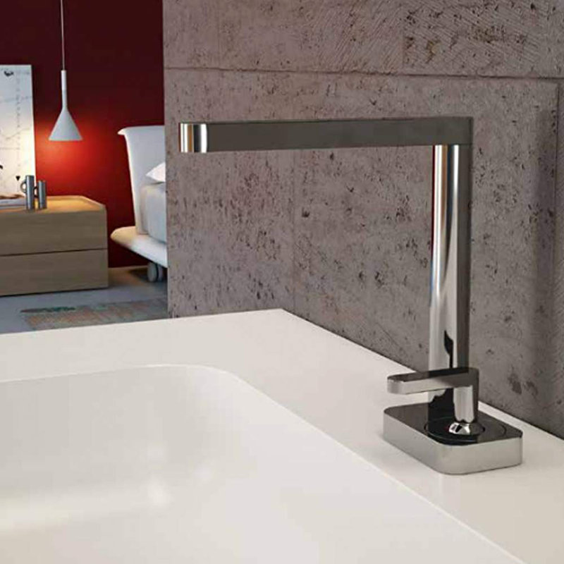 Living Single-handle Bathroom Faucet with Drain Assembly, Polished Chrome