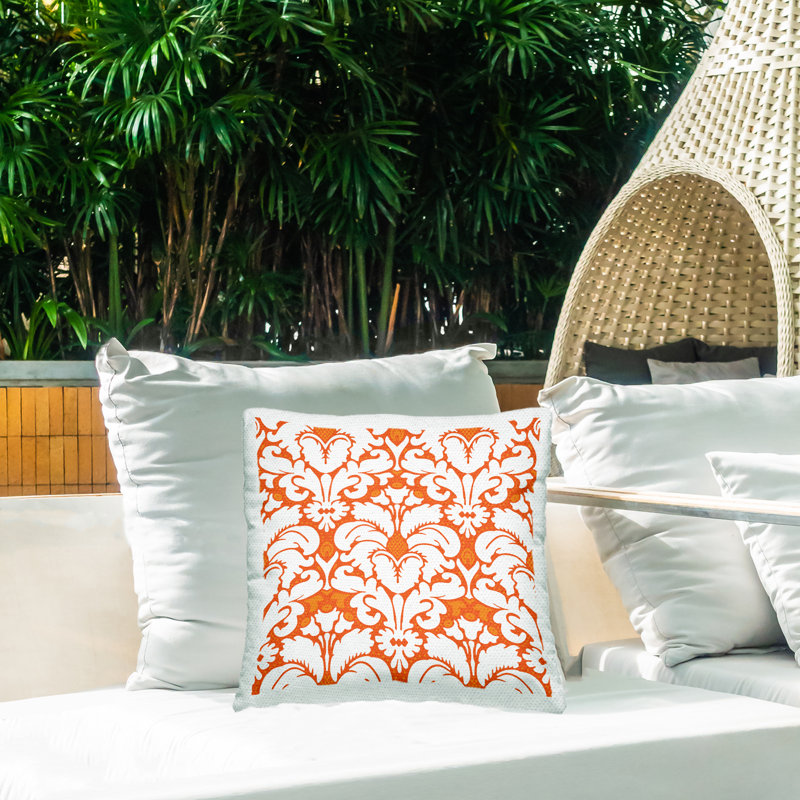 Coussin d'extérieur imprimé à motif de brocart orange par Geoff Tygert
