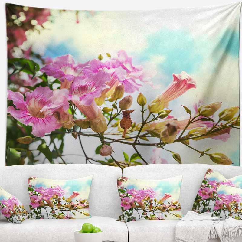 Tapisserie de fleurs roses dans le jardin hawaïen, H 32 po x l 39 po