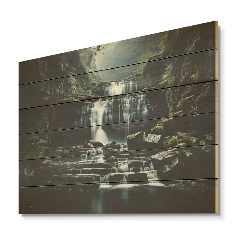 «Waterfall Cliff Scenery - Waterfall», art mural sur bois de pin naturel, H 24 po x l 32 po