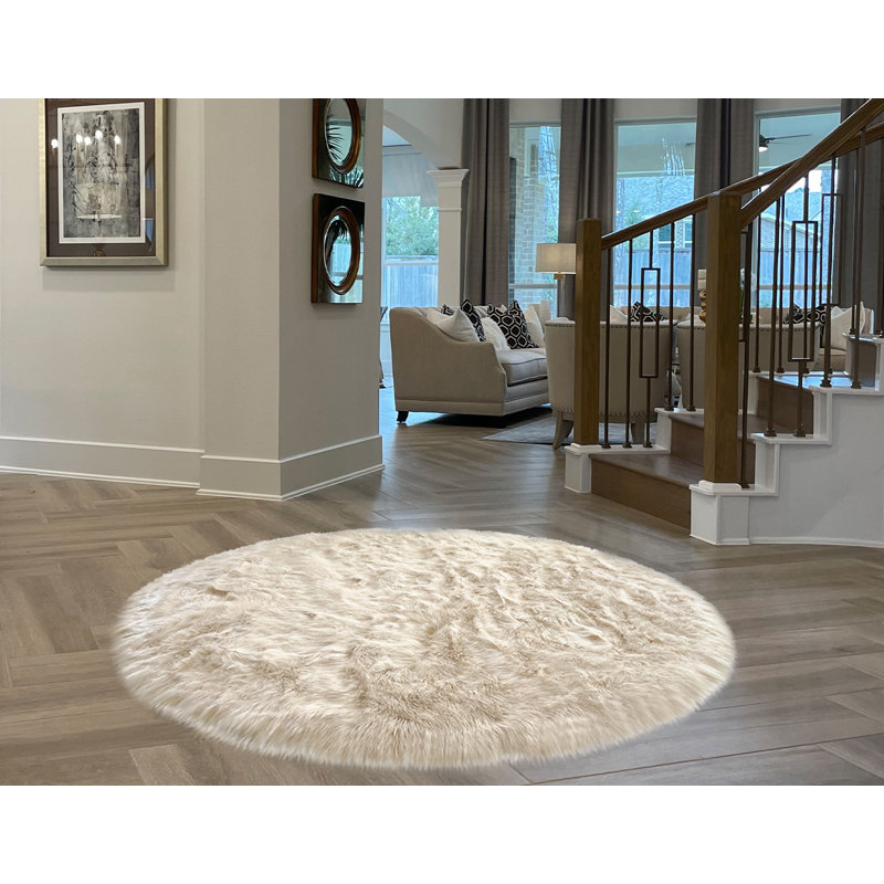 Mar Vista Faux Sheepskin Indoor Rug, Round 2'6"