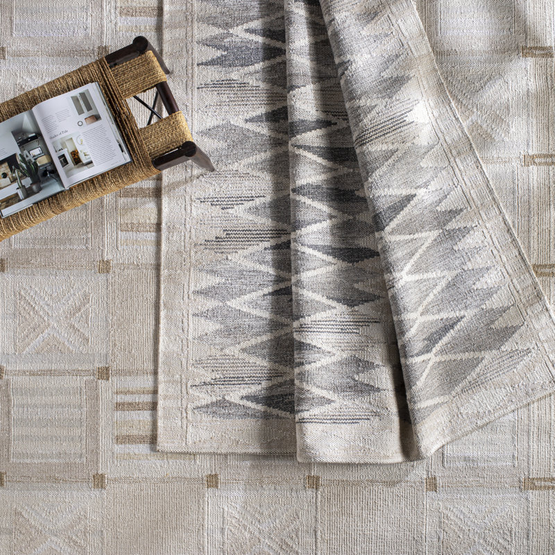 Gilson Geometric Hand Woven Light Gray/Beige/Cream Area Rug, Rectangle 5' x 7'6"