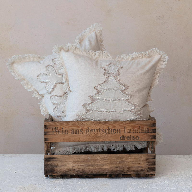 Coussin en coton tissé et lin avec arbre de Noël appliqué et flocon de neige, fil métallique et frange