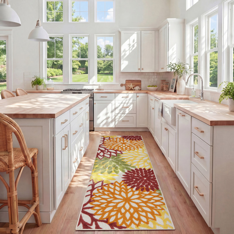 Geib Performance Floral Indoor / Outdoor Rug, Runner 2' x 6'