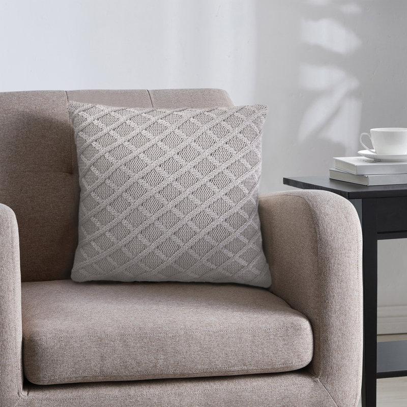 Coussin décoratif en sherpa diamant 24 po x 24 po Diamond, Lait de coco