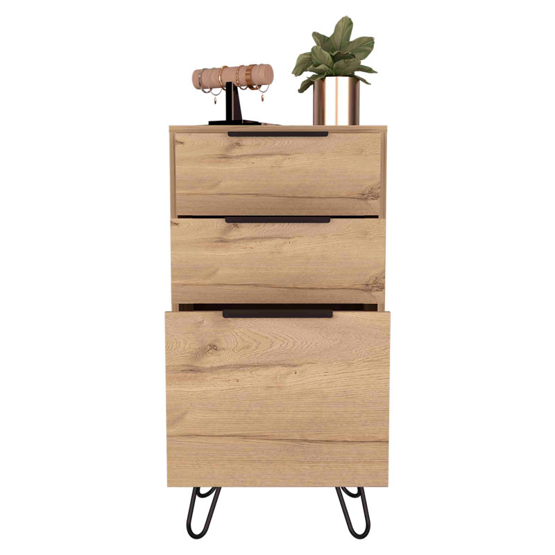 Commode légère Augusta, pieds en épingle à cheveux, plateau supérieur, trois tiroirs - chêne clair