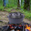 Four hollandais en fonte pré-assaisonné avec couvercle de poêle, marmite de camping en plein air-112880502