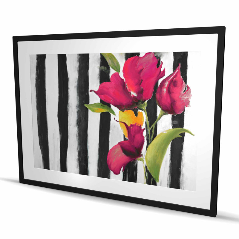 Fleurs sur rayures noires et blanches | Reproduction encadrée avec passe-partout, Blanc/noir/rose