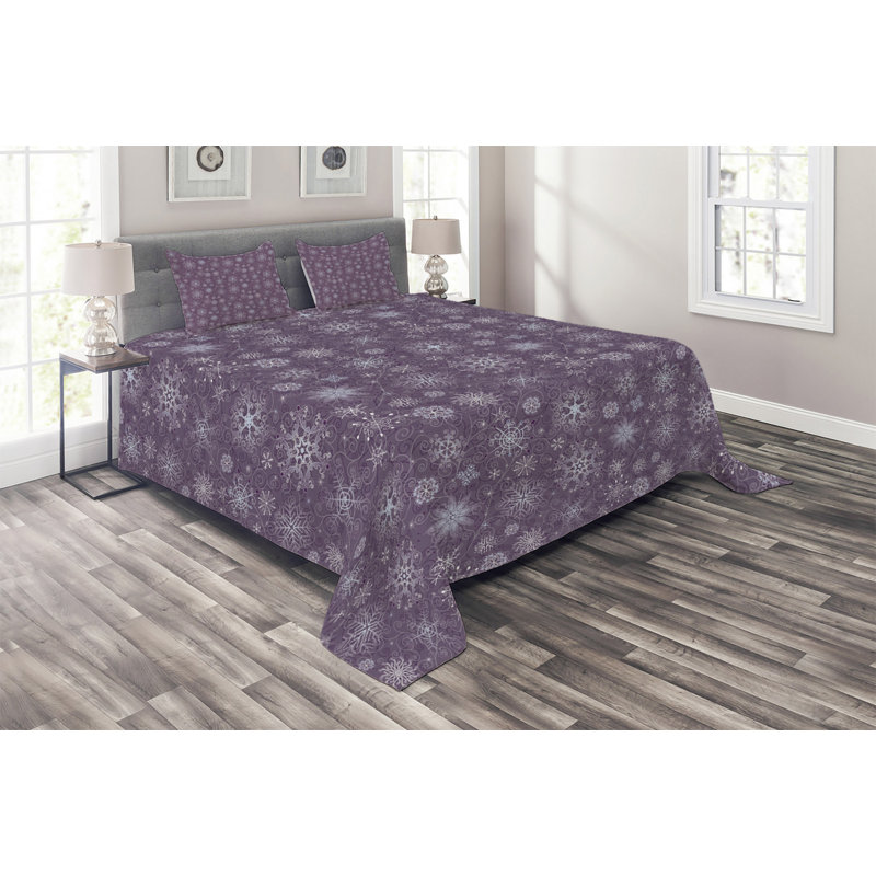Traditional Floral Coverlet, Twin Coverlet + 1 Sham