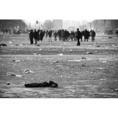 «Riot Aftermath Crowds of People» par Carterdayne