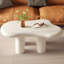 Table basse ronde 39 po pour le salon - table d'appoint de forme organique moderne blanc crème, conception à courbe douce, table de thé robuste à 4 pieds