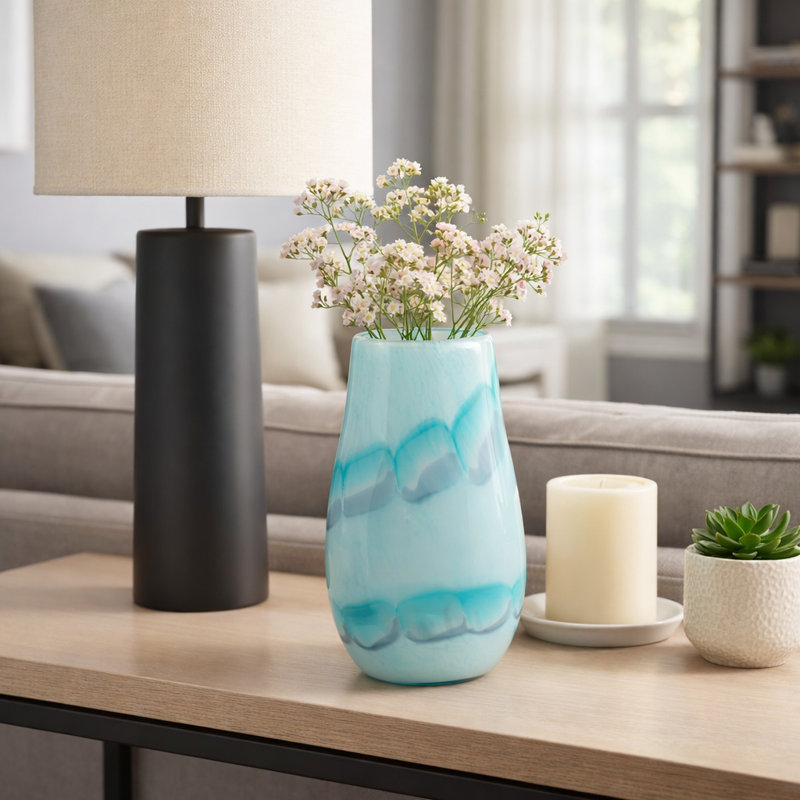 Vases en verre Vase décoratif en verre de style bord de mer avec des détails sculptés et un design de tourbillon organique pour des accents d'inspiration nautique et un attrait élégant en verre fait à la main