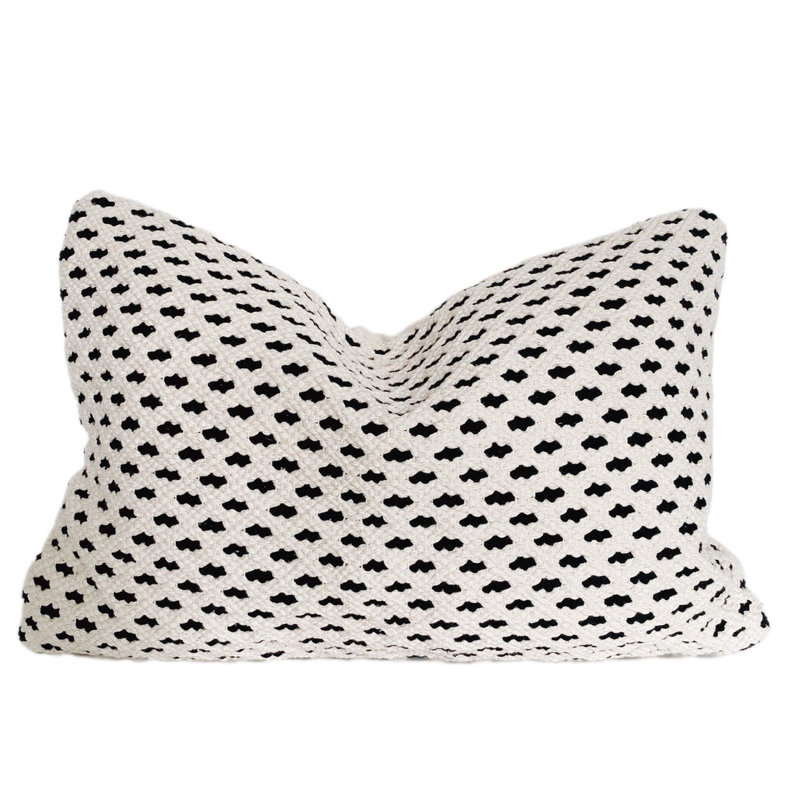 Housse de coussin en coton noir et neutre Boho Pillows 14 po x 20 po