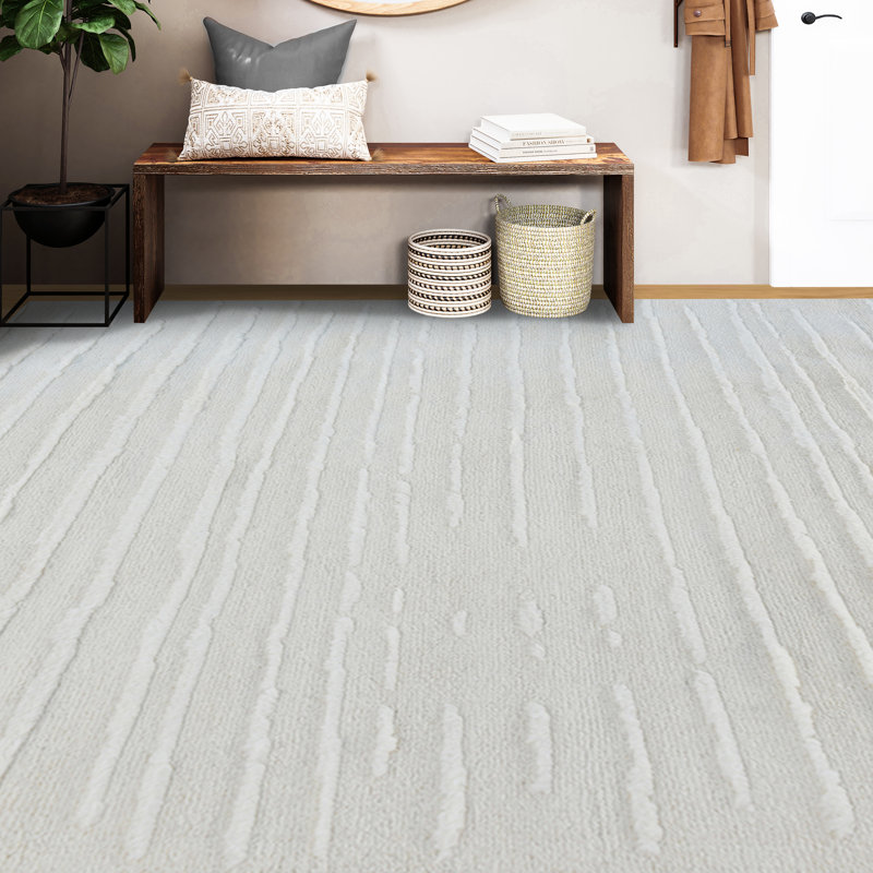 Wool Area Rug in White, Rectangle 6' x 9'