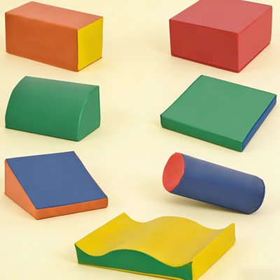 Blocs souples multicolores pour les enfants de 1 à 3 ans : favorisent l’apprentissage multisensoriel par l’escalade et l’exploration. 3 ans : commence à ramper.
