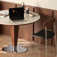 Table de salle à manger en noyer-1878811344