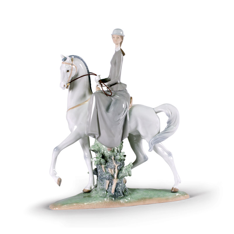 Figurine femme sur cheval