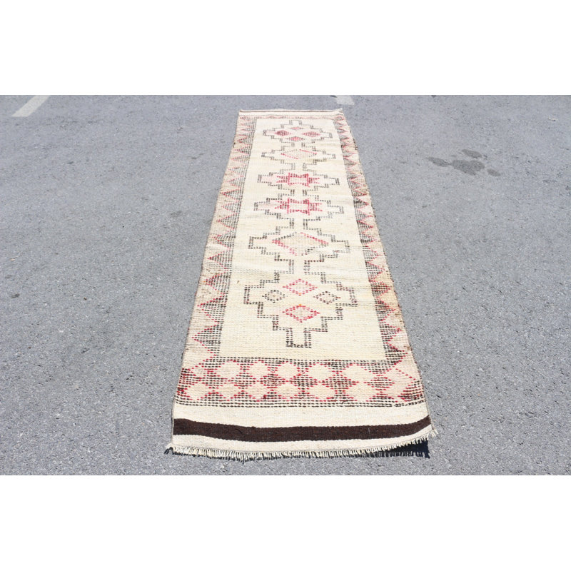 Tapis de couloir turc beige et brun tissé à la main avec un motif géométrique unique pour une décoration intérieure élégante