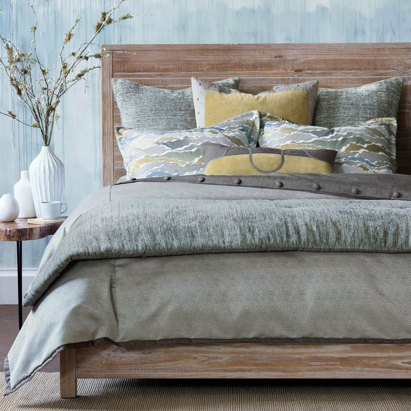 Zephyr Bed Runner, King