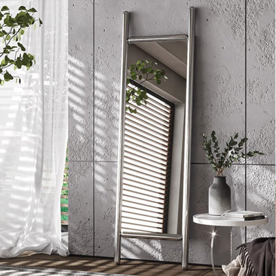 Miroir pleine grandeur moderne en acier inoxydable