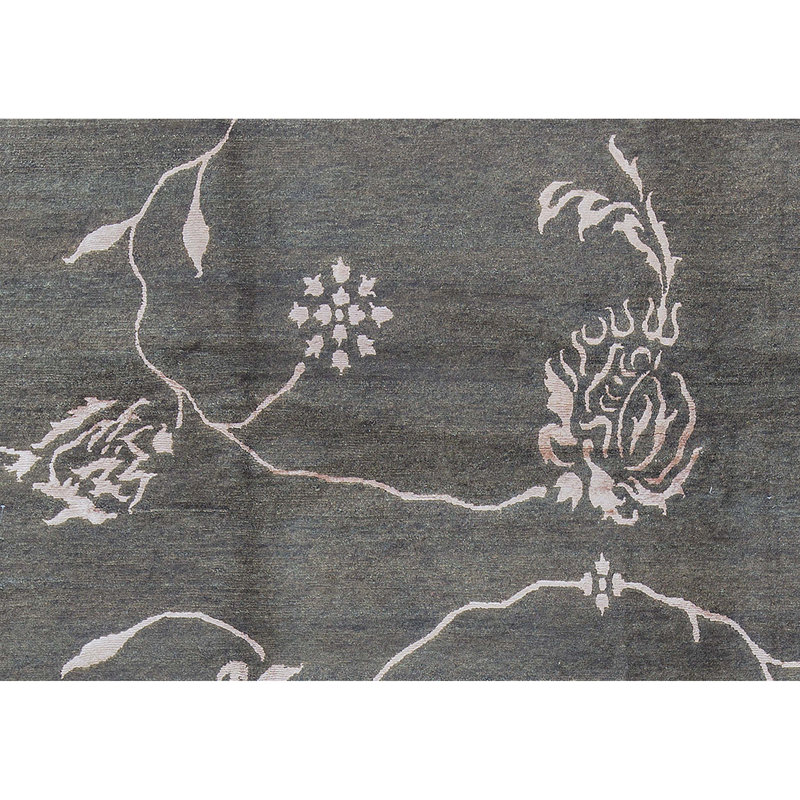 Floral Area Rug in Green/Beige