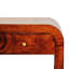 Table basse d'apparence simple et élégante