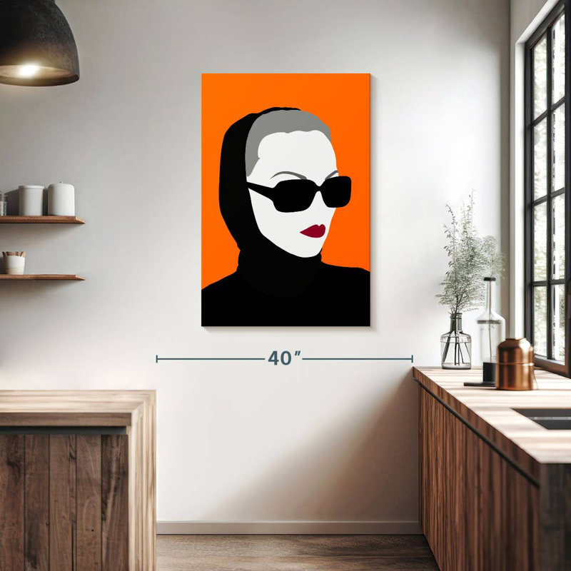 Leisha, femme mystérieuse sur fond orange, H 39 po x l 26 po